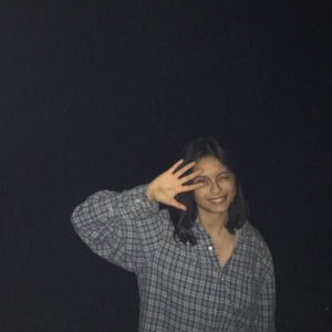 Meet your Posher, Violeta